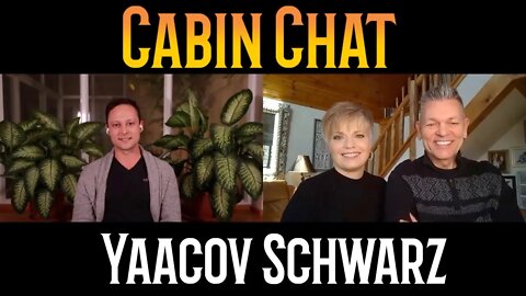 Yaacov Schwarz talks with David and Kirsten Hart