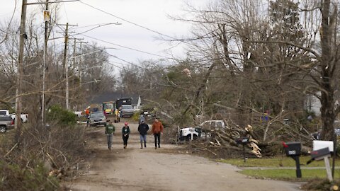 Bowling Green Community Unites After Kentucky Tornado