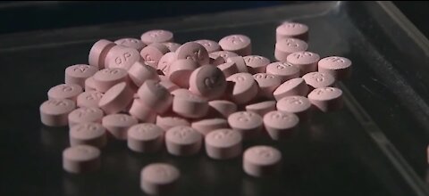 Warning about the dangers of counterfeit pills