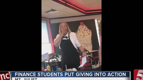 Waitress Gets Christmas Surprise From Students