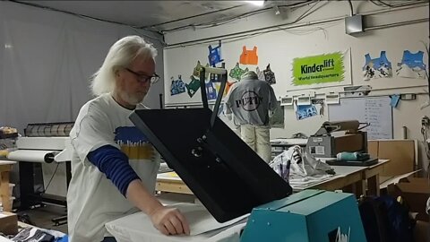 Denver ski equipment maker prints shirts to raise money for Ukrainian Red Cross