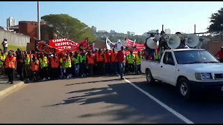 Shack dwellers march on Durban city hall (jLE)