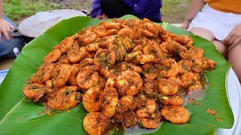 FIRST TIME MAKING GIANT SUPER SPICY SHRIMP TRAY WITH GARLIC BUTTER SAUCE