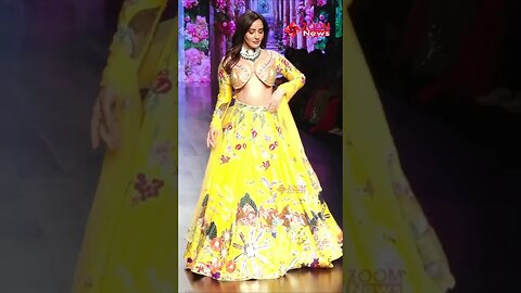 Neha Sharma Raises The Temprature On The Stage Of Bombay Times Fashion Week 2023