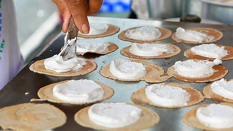 Thai Street Food - CRISPY CREPES Egg Pancakes Bangkok Thailand