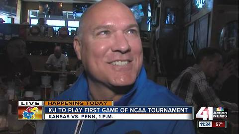 Fans flock to Johnny's Tavern for NCAA Tournament