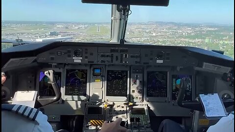 Q400 Landing in Montreal