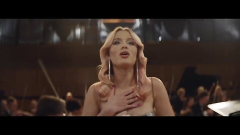 Clean Bandit - Symphony (feat. Zara Larsson) [Official Video]