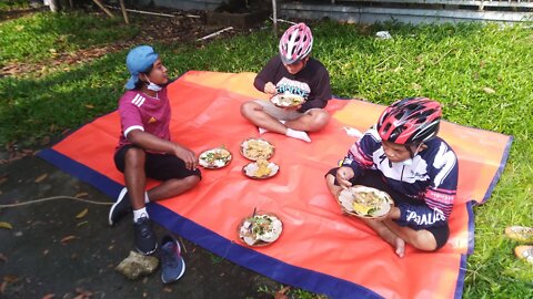 Nasi Pecel Dan Gorengan Takon