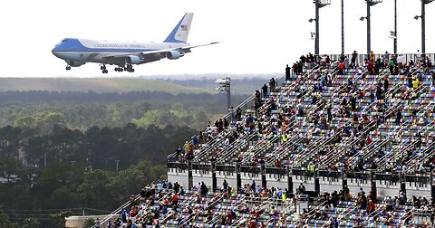 Trump Air Force One Flyover 2020 NASCAR Daytona 500