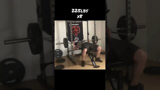 225x8 bench press #shorts