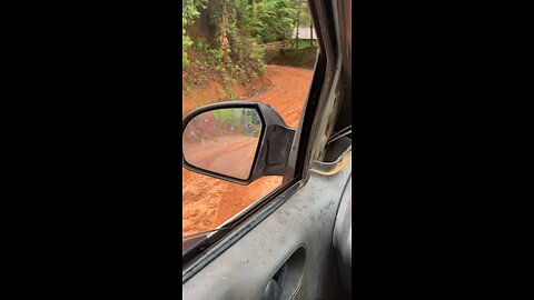 A caminho do rio depois de muita chuva