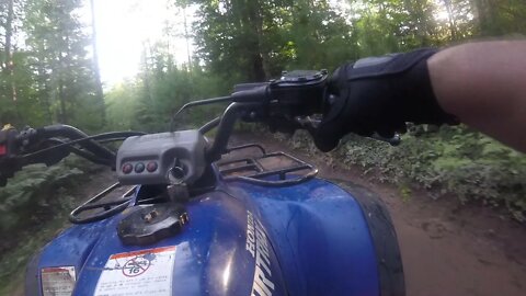 Rippin on Da 4 Wheelerz! ( Honda Fourtrax )