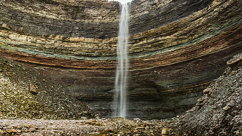 Experience the Unforgettable: Hiking the Devil's Punchbowl