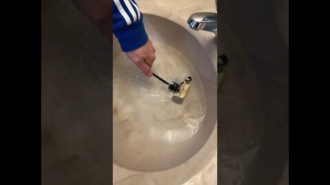 GENIUS Way To UN-CLOG Sinks