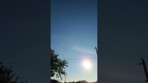 B-29 Fi Fi flying over the casa. sorry for talking over that sweet radial rumble.