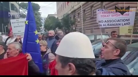 🇦🇱🇽🇰 Protesters in Albania gather outside Serbian embassy in country,