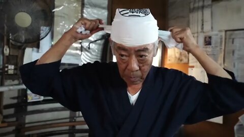 How Japanese samurai swords were made. A 75-year-old swordsman who has made 1,000 Japanese swords-3