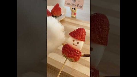 Come and build your fruit snowman with Lil Puff!