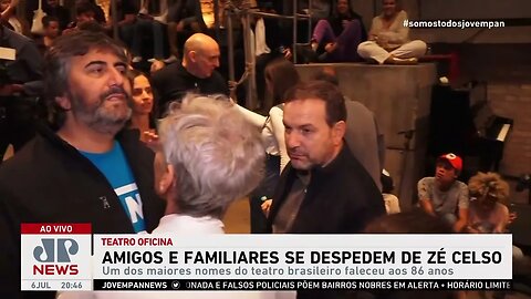 Amigos e familiares se despedem de Zé Celso Martinez