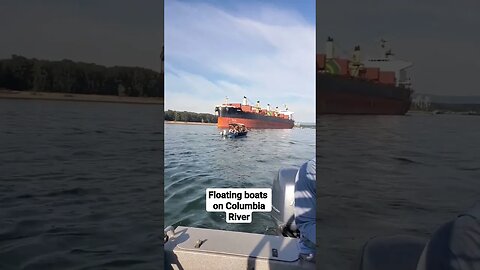 Floating Boats on Columbia River