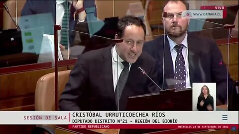 "...todo lo que rodea al comunismo tiene olor a cloaca."