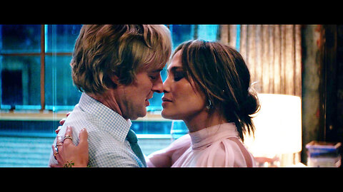 Jennifer Lopez and Owen Wilson kiss scene / Marry Me 2022