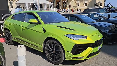 Two different green Lamborghini Urus Performante [4k 60p]