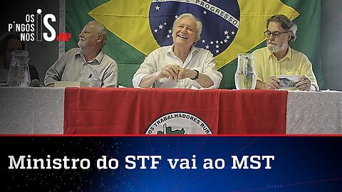 Lewandowski participa de evento do MST ao lado de Stédile