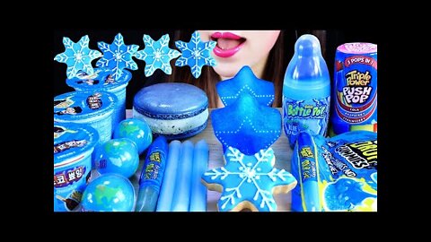 ASMR MUKBANG DESSERTS BLEUS *BONBONS JUICY DROP, BOUTEILLES EN CIRE NIK-L-NIP, GELÉES...