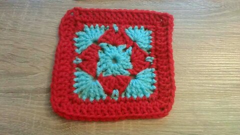 How to make a flower granny square. Easy beginner tutorial.