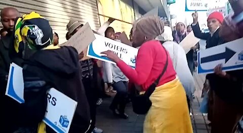 SOUTH AFRICA - Johannesburg - Mzimphlope Residents Picket at Luthuli House (Video) (dyG)