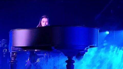 Evanescence in Houston song lithium