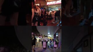 NIGHTLIFE IN AUSTRALIA