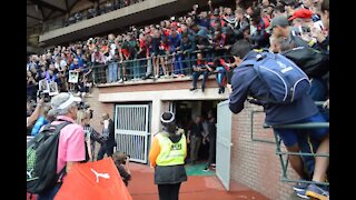 VIDEO-BOLT: Crowd goes wild as Usain Bolt makes an appearance at Ruimsig Athletics Stadium (jCy)