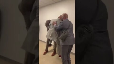 👊😂Shaq and Chuck Wrestle In The Hallway After NBA On TNT Is Over