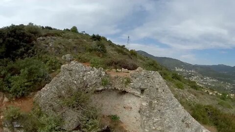 1 minute en immersion devant la porte de la Pyramide de Falicon #vr360