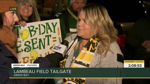 Cold temps don't stop Packers tailgaters in Green Bay