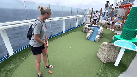 Mini Golf on a cruise ship! Is this cheating or having fun?