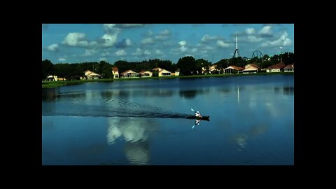 輕舟快意 Boating on a Sunny Day