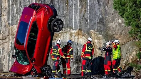 Volvo "Drop It Like It's Hot" new cars from 30 metres to help rescue services save lives