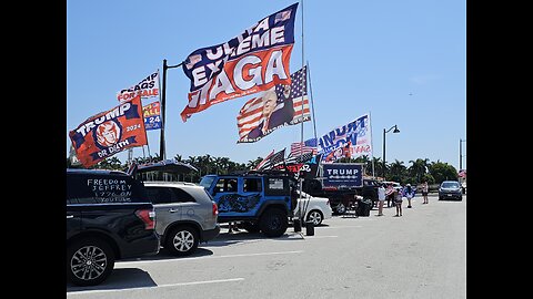 Flag wave at Mar-A-Lago🇺🇸