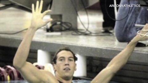 Hand it to a pair of swimmers for creating the 'WC' sign