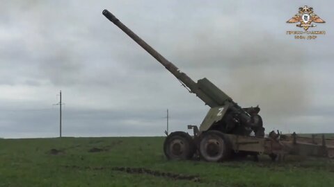 Troops Of The DPR Advancing On Avdiivka Supported By Crews Of 152mm howitzers 2A36 "Hyacinth-B"