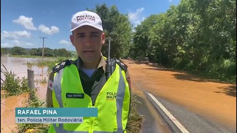 MG-259 - km 96: trecho entre conselheiro pena e Galiléia tomado pelas águas do Rio Doce