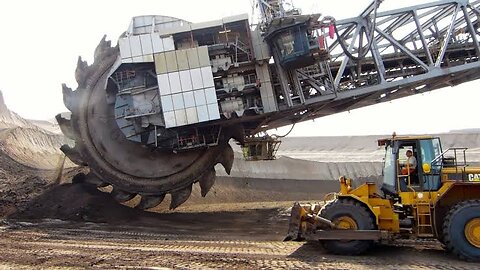 World,s Largest Land Vehicle