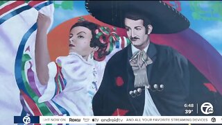 Mexican artist gives voice to hispanic community through murals