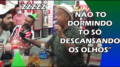 DUDU DORME NO MEIO DA RODA DE SAMBA