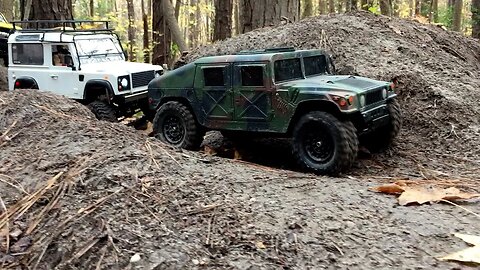 RC Hummer, Land Rover Defender & Toyota Trail Finder Take On The Trail