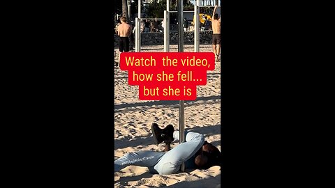 Watch the video, how she fell😳, but she is 👌👏👏#miami #beach #robertTraveler #gym #bestbeach